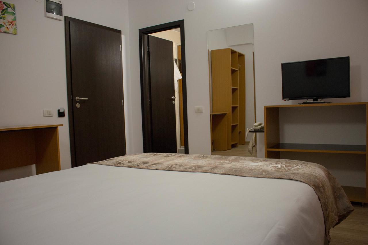 Rent Room N&S Iasi Ngoại thất bức ảnh